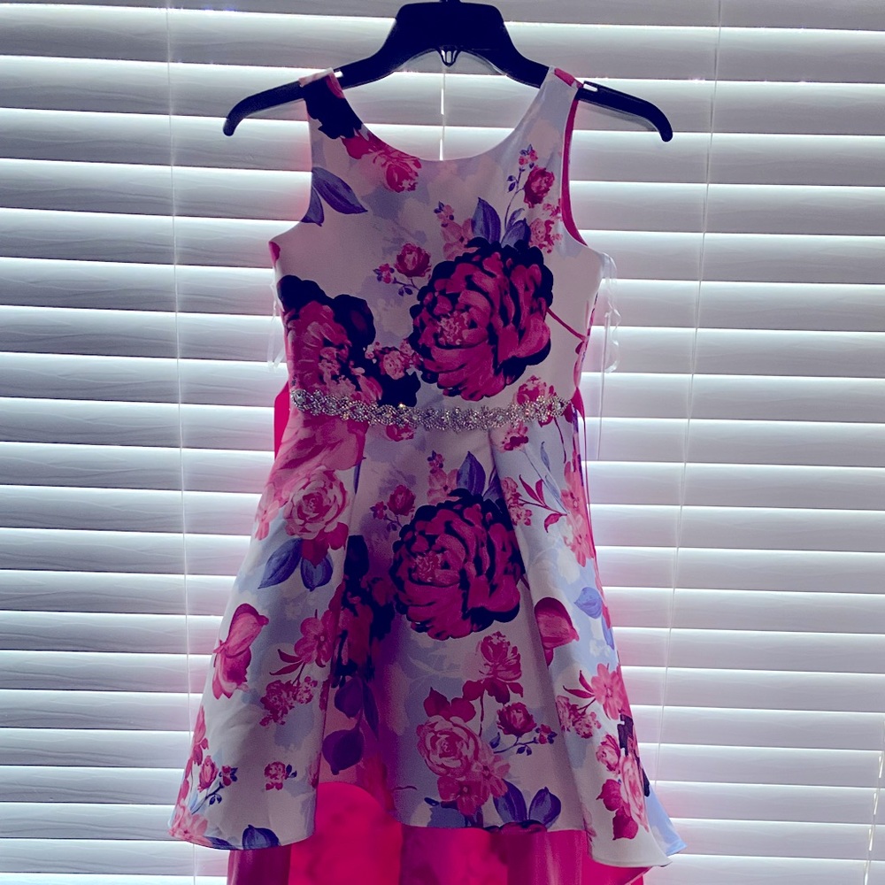 Beautiful dress with tag